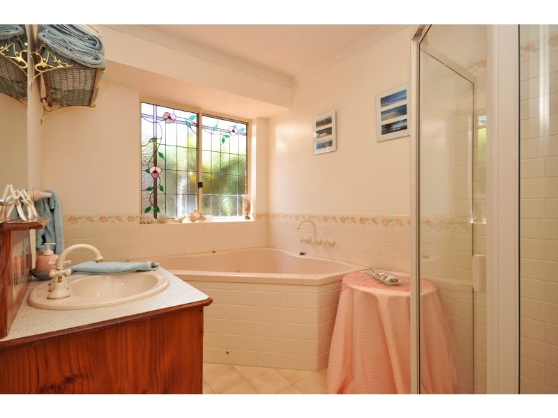 6 Lomandra Pl, Flagstaff Hill SA 5159