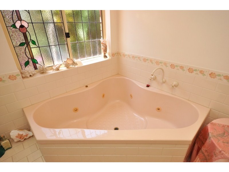 6 Lomandra Pl, Flagstaff Hill SA 5159