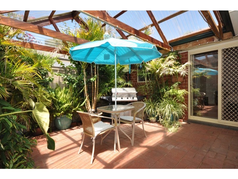 6 Lomandra Pl, Flagstaff Hill SA 5159