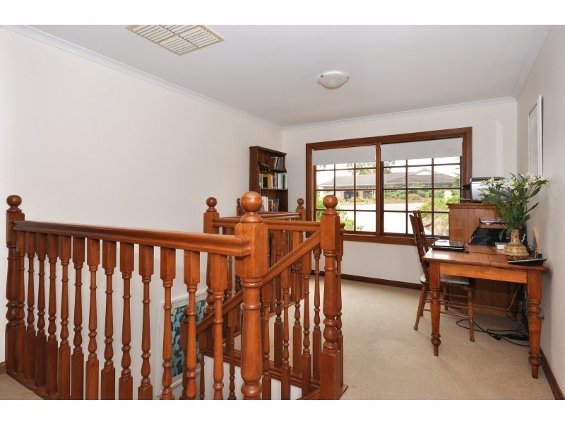 19 Kingfisher Cct, Flagstaff Hill SA 5159