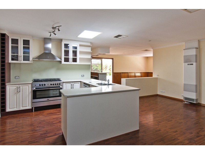23 Banksia Rd, Aberfoyle Park SA 5159