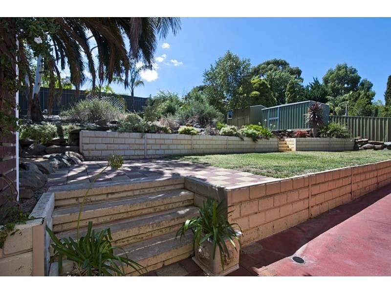 23 Banksia Rd, Aberfoyle Park SA 5159