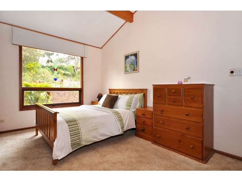 6 Grevillea Road, Aberfoyle Park SA 5159