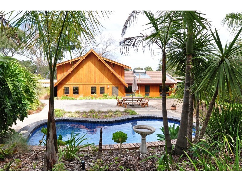 6 Grevillea Road, Aberfoyle Park SA 5159