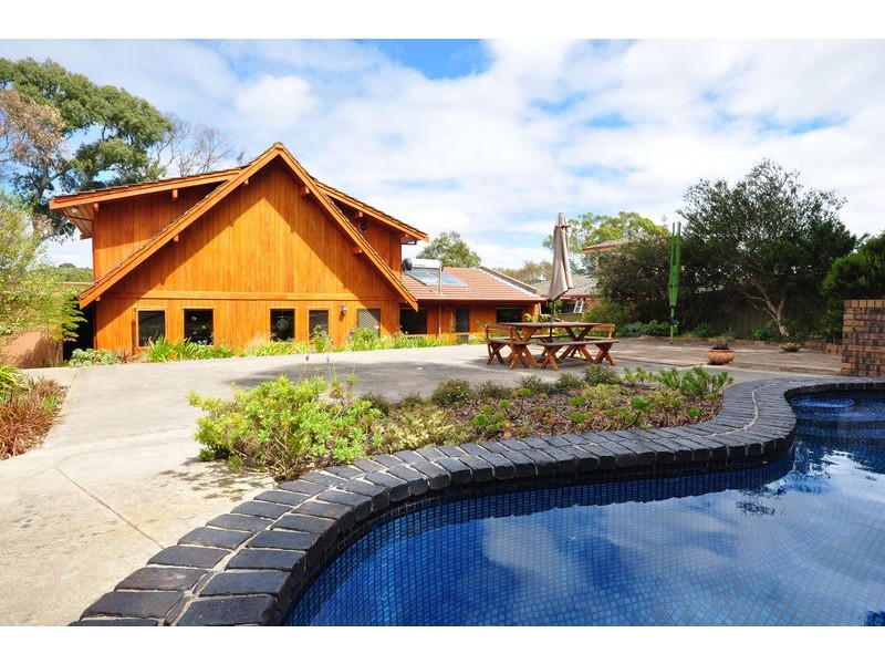 6 Grevillea Road, Aberfoyle Park SA 5159