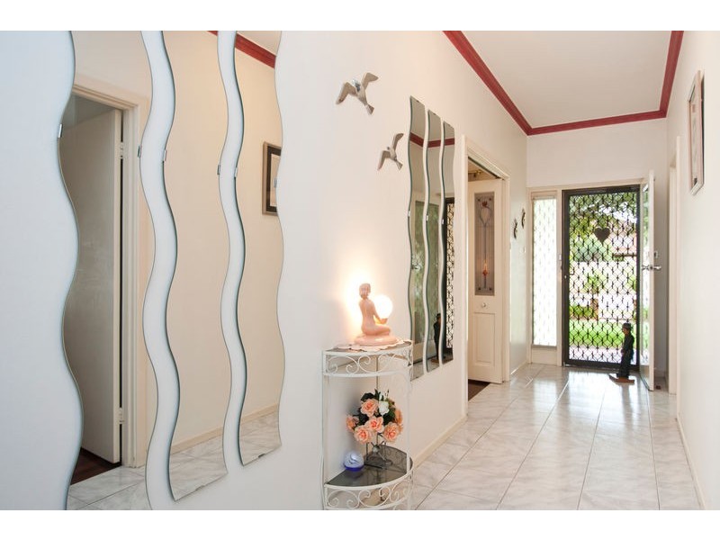 7 Bakara St, Park Holme SA 5043