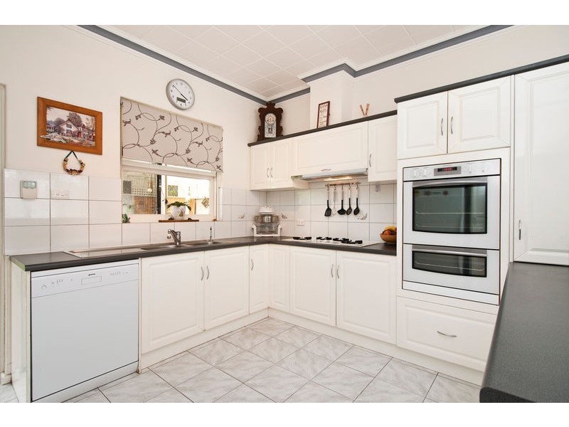 7 Bakara St, Park Holme SA 5043