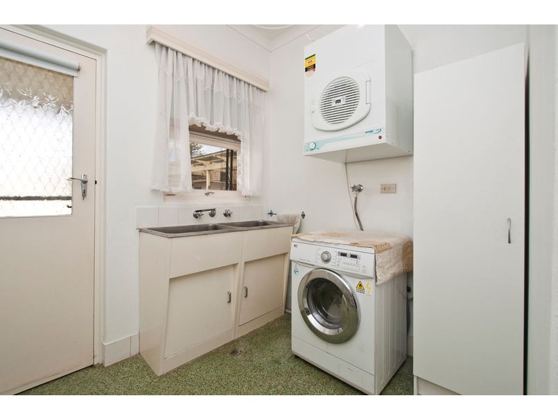 7 Bakara St, Park Holme SA 5043