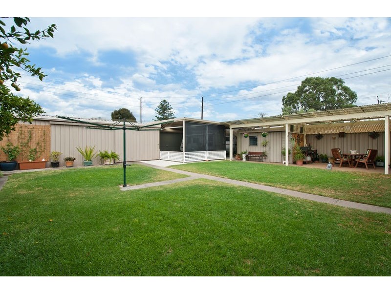 7 Bakara St, Park Holme SA 5043