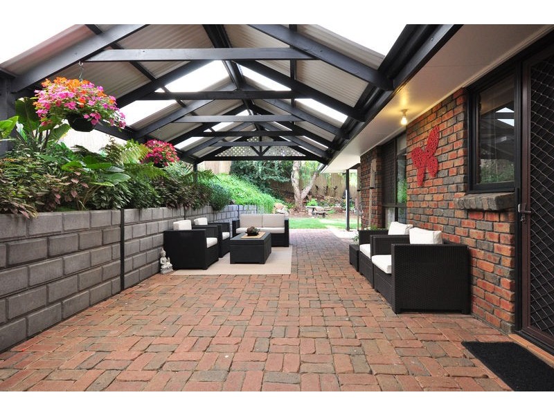 1 Dewvale Court, O’halloran Hill SA 5158