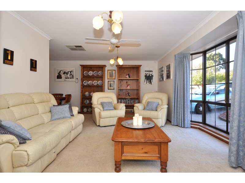 38 Serenade Crescent, Aberfoyle Park SA 5159