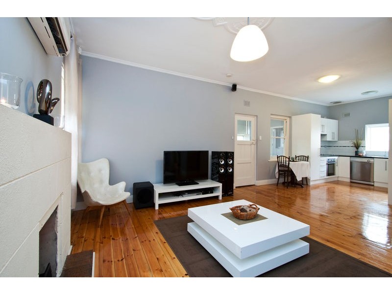 15 Nilpena Avenue, Park Holme SA 5043