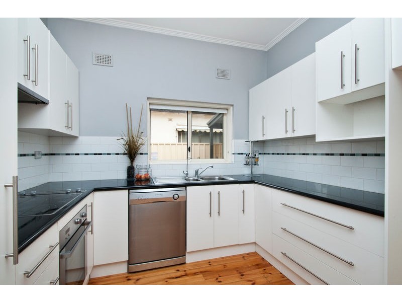 15 Nilpena Avenue, Park Holme SA 5043