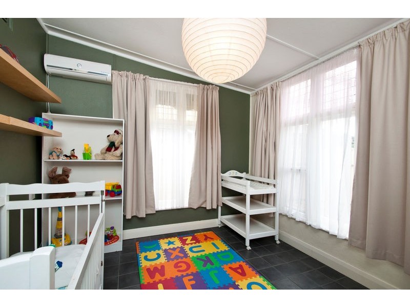 15 Nilpena Avenue, Park Holme SA 5043