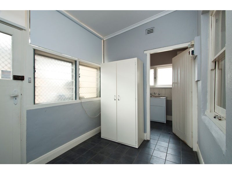 15 Nilpena Avenue, Park Holme SA 5043