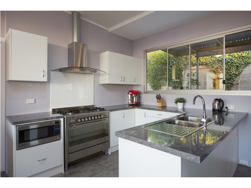 11 Hyland Ave, Darlington SA 5047