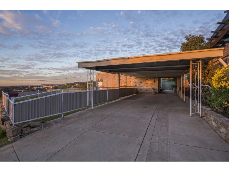 11 Hyland Ave, Darlington SA 5047