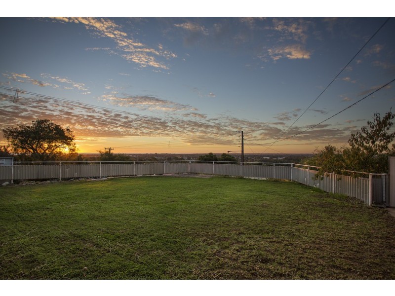 11 Hyland Ave, Darlington SA 5047