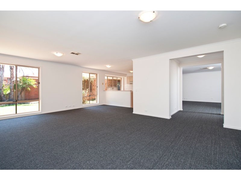 7 Dotterel Place, Seaford Rise SA 5169