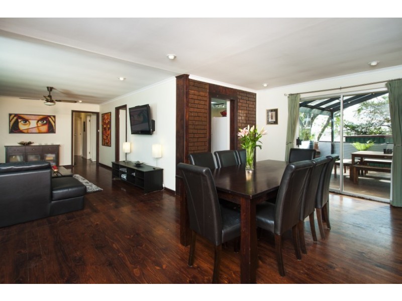 14 Manoora Drive, Hallett Cove SA 5158