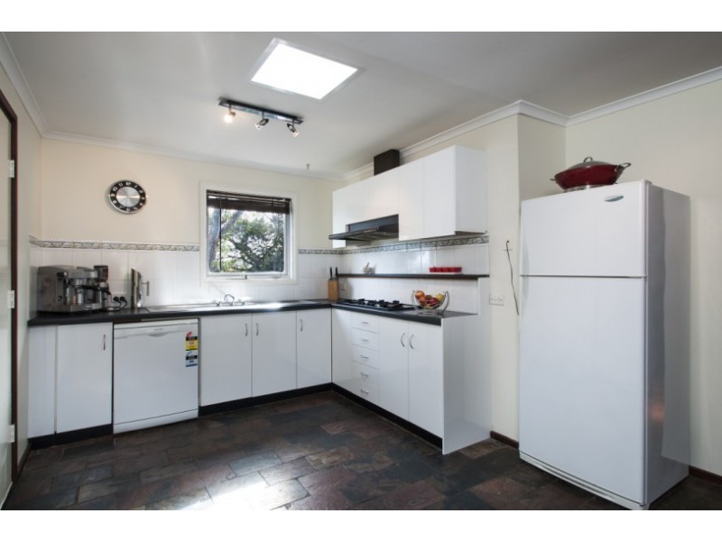 14 Manoora Drive, Hallett Cove SA 5158