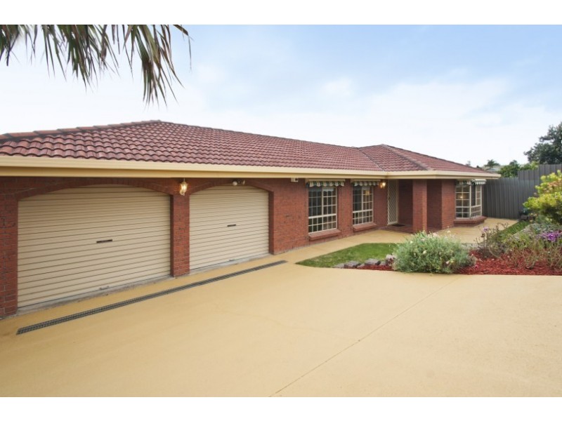 17 Alfonso Dr, Hallett Cove SA 5158