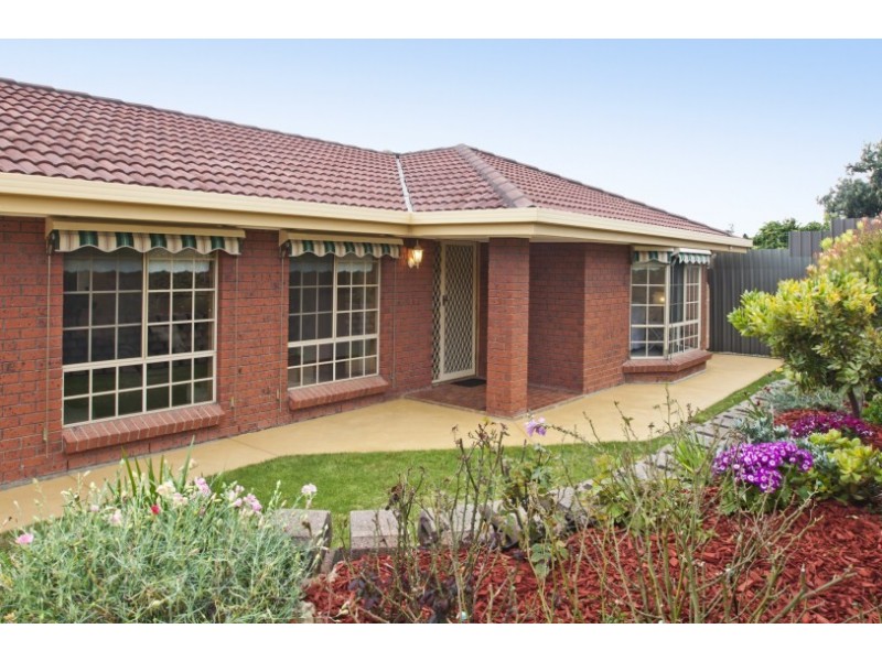 17 Alfonso Dr, Hallett Cove SA 5158