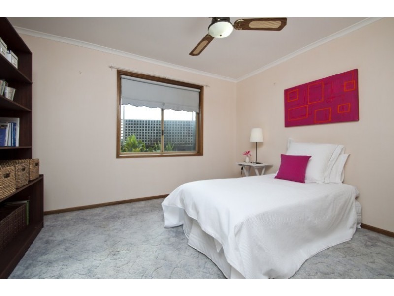 17 Alfonso Dr, Hallett Cove SA 5158