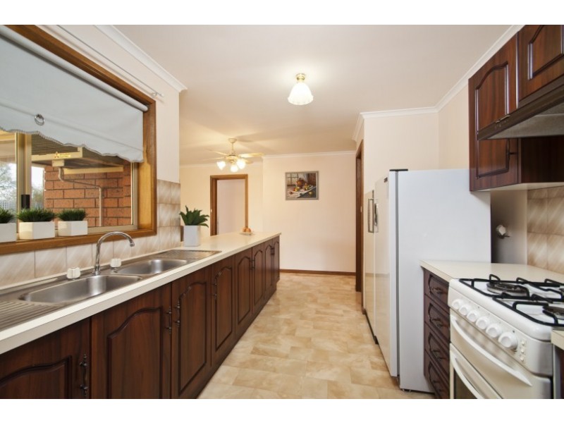 17 Alfonso Dr, Hallett Cove SA 5158