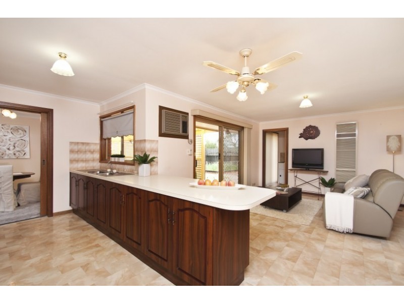 17 Alfonso Dr, Hallett Cove SA 5158