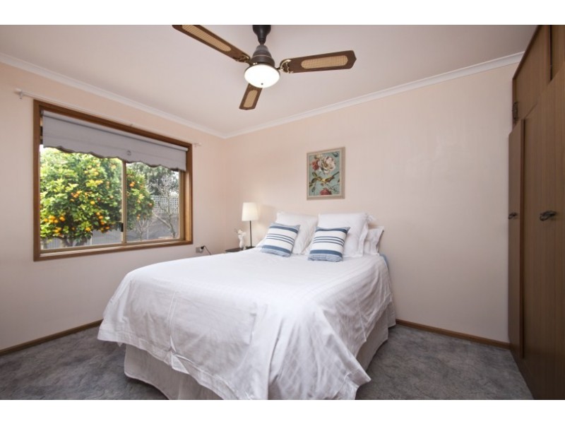 17 Alfonso Dr, Hallett Cove SA 5158