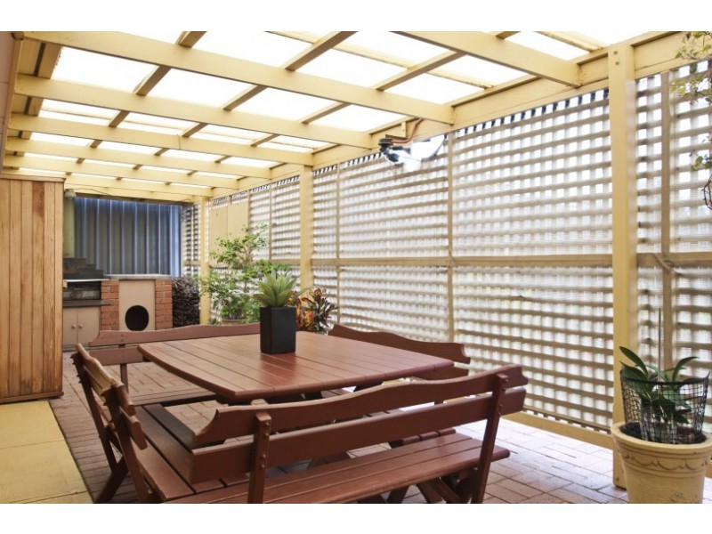 17 Alfonso Dr, Hallett Cove SA 5158