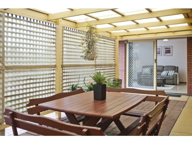 17 Alfonso Dr, Hallett Cove SA 5158