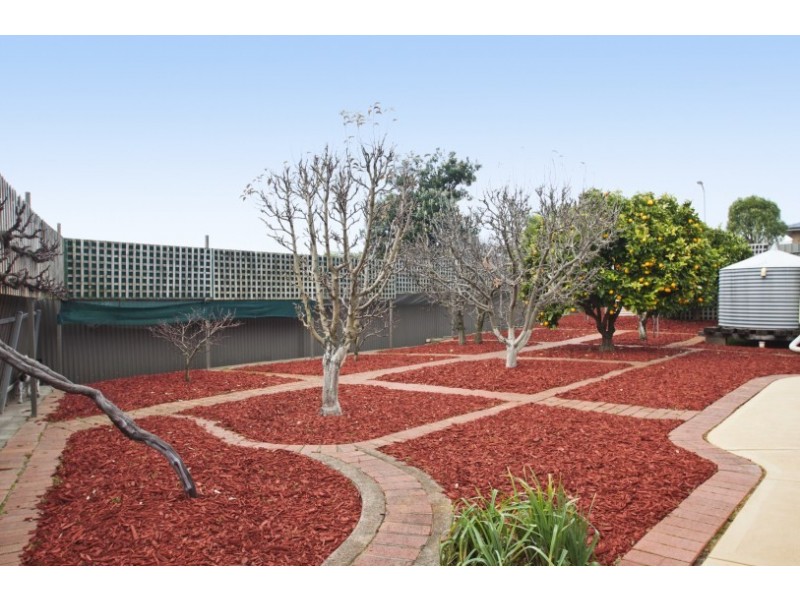 17 Alfonso Dr, Hallett Cove SA 5158