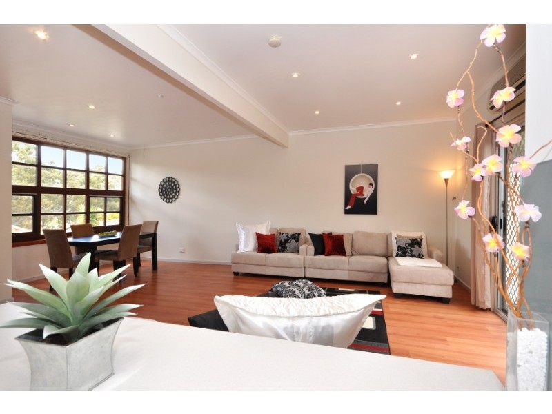 4 Oakley Road, Aberfoyle Park SA 5159