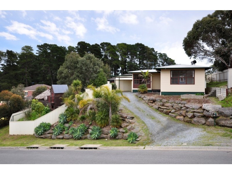 4 Oakley Road, Aberfoyle Park SA 5159