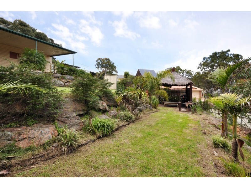 4 Oakley Road, Aberfoyle Park SA 5159