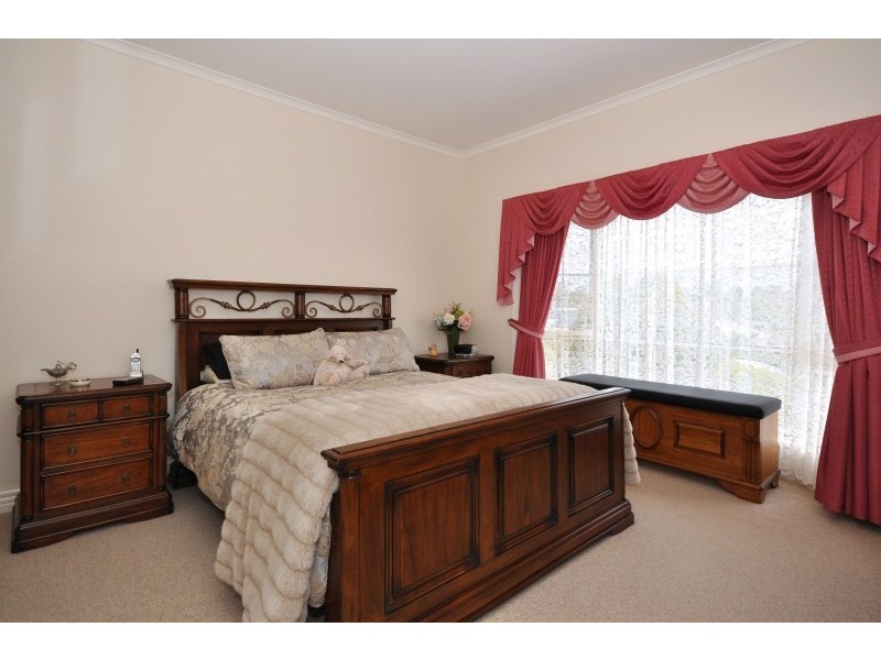 5 Ironbark Avenue, Flagstaff Hill SA 5159