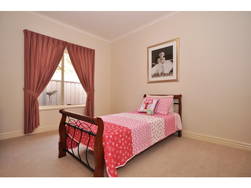 5 Ironbark Avenue, Flagstaff Hill SA 5159