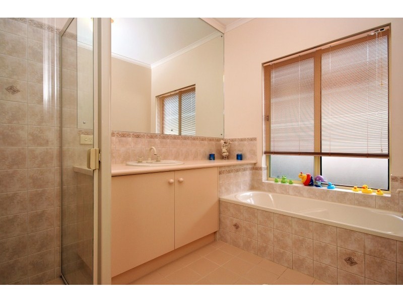 5 Ironbark Avenue, Flagstaff Hill SA 5159