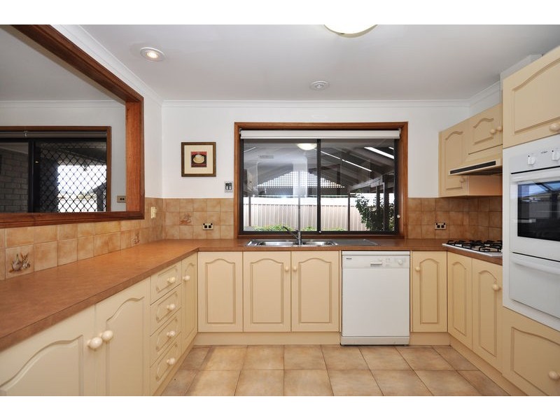 4 Minerva Grove, Happy Valley SA 5159