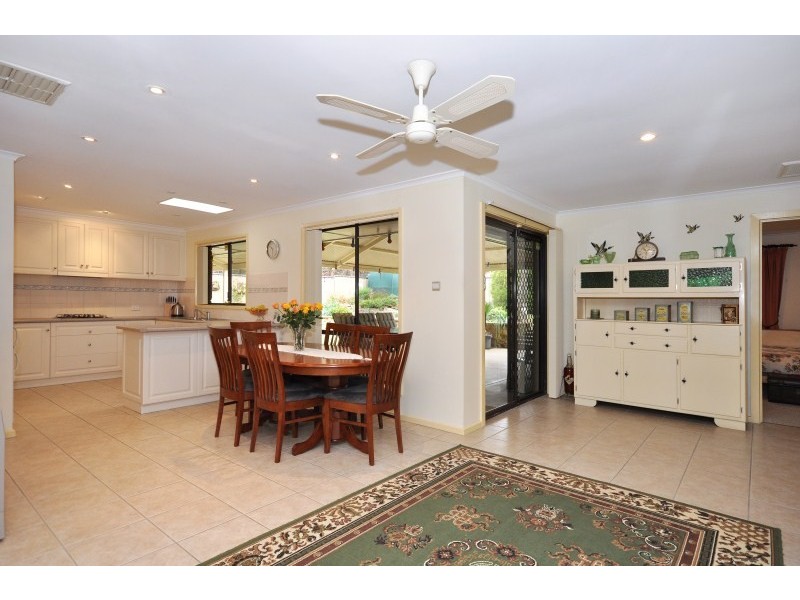 11 London Road, Aberfoyle Park SA 5159