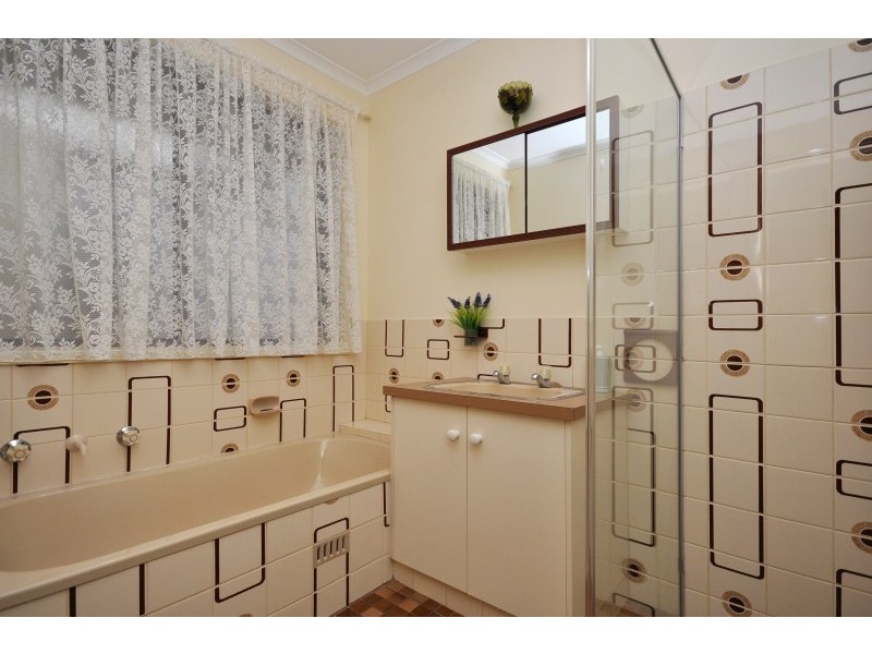 11 London Road, Aberfoyle Park SA 5159