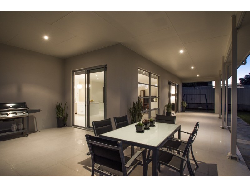 8A Hill St, Seacliff Park SA 5049