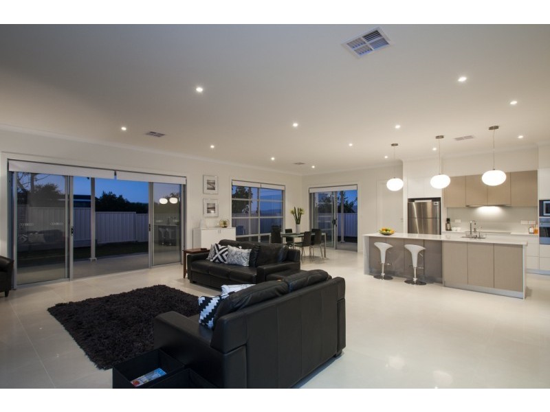 8A Hill St, Seacliff Park SA 5049