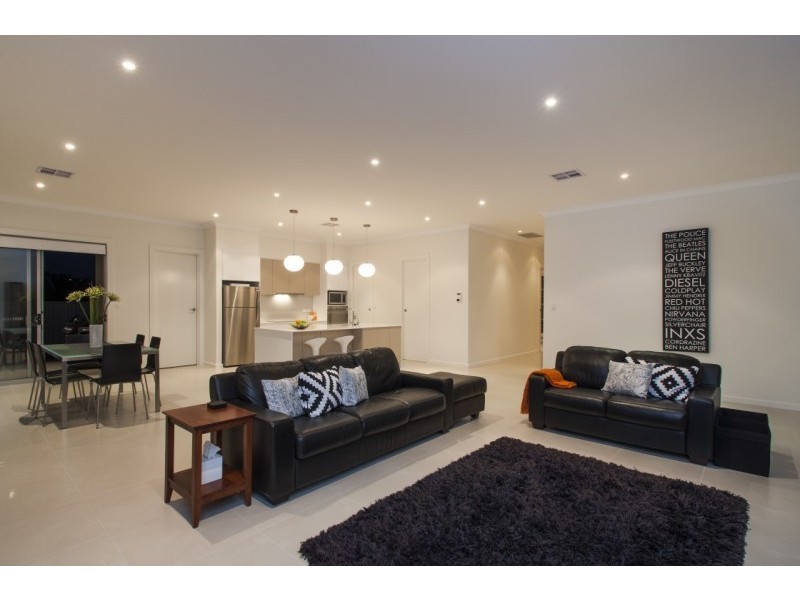 8A Hill St, Seacliff Park SA 5049