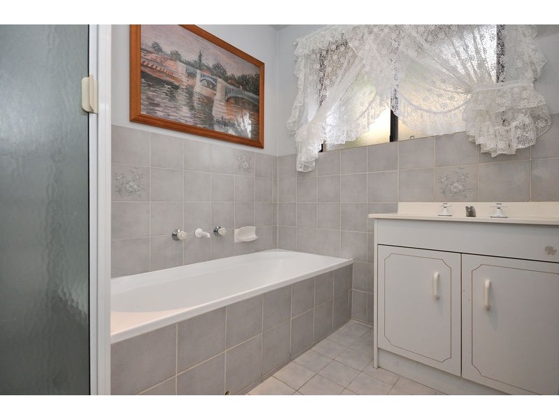 1 Bennett Close, Aberfoyle Park SA 5159