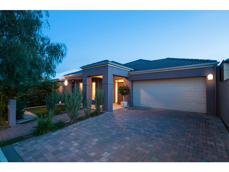 50 Tarranna Ave, Park Holme SA 5043