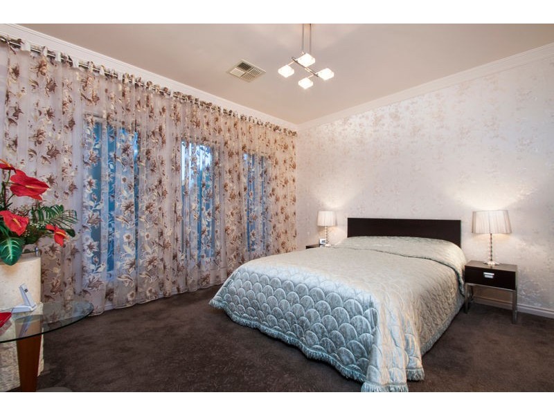 50 Tarranna Ave, Park Holme SA 5043