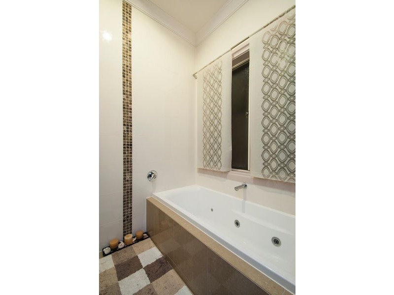 50 Tarranna Ave, Park Holme SA 5043